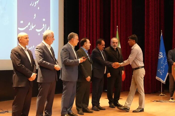 وزیر بهداشت: مسایل اجتماعی در حوزه سلامت مورد توجه قرار گیرد