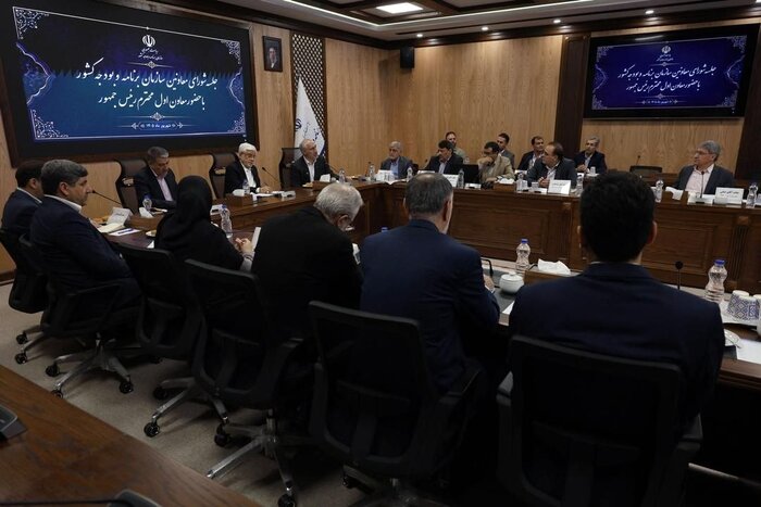 عارف: هنر دولت، اداره کشور با منابع محدود است