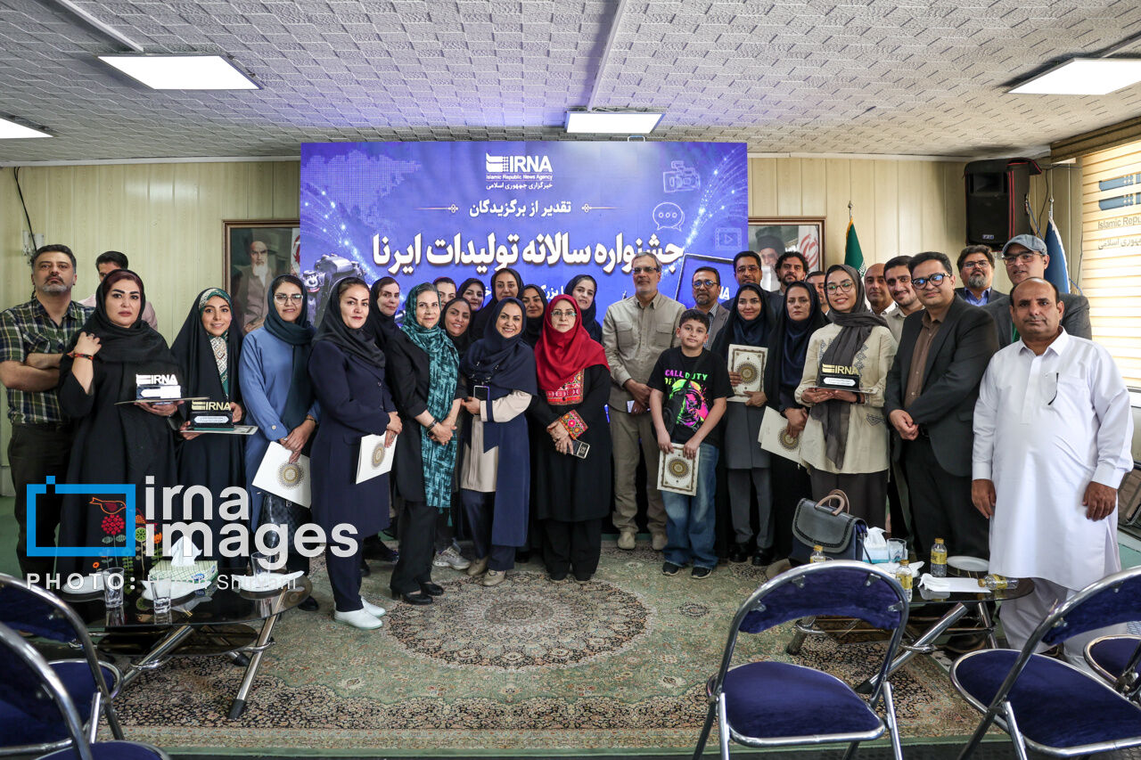 خبرنگاران سمنان در جمع برگزیدگان جشنواره سالانه تولیدات ایرنا + عکس
