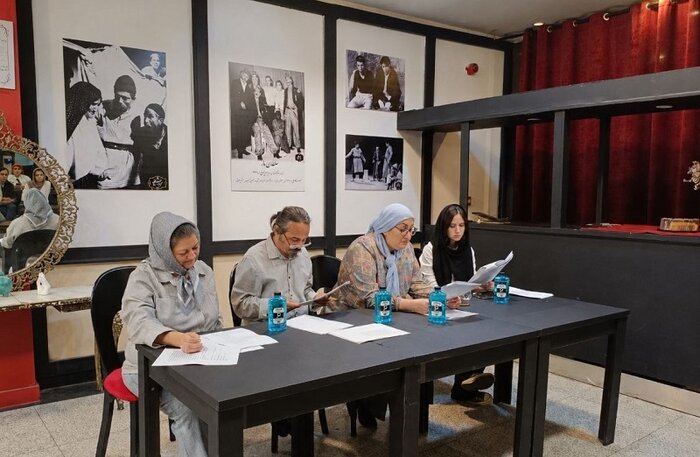 «پلیلیست اِبی» در صحنه تئاتر مرور میشود/ اجرای «ایران، پناه من» ویژه بانوان