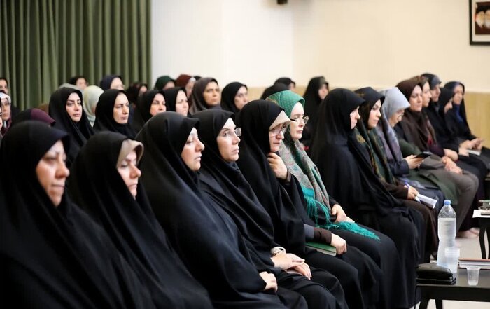 آیت الله نورمفیدی: نگاه نظام اسلامی به زن مبتنی بر کرامت است