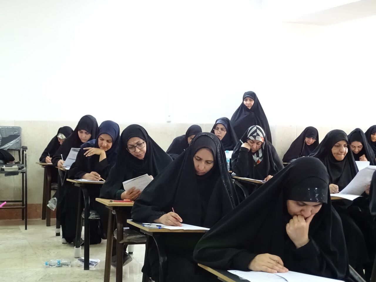 آزمون ورودی حوزه‌های علمیه خواهران استان اصفهان همزمان با سراسر کشور برگزار شد