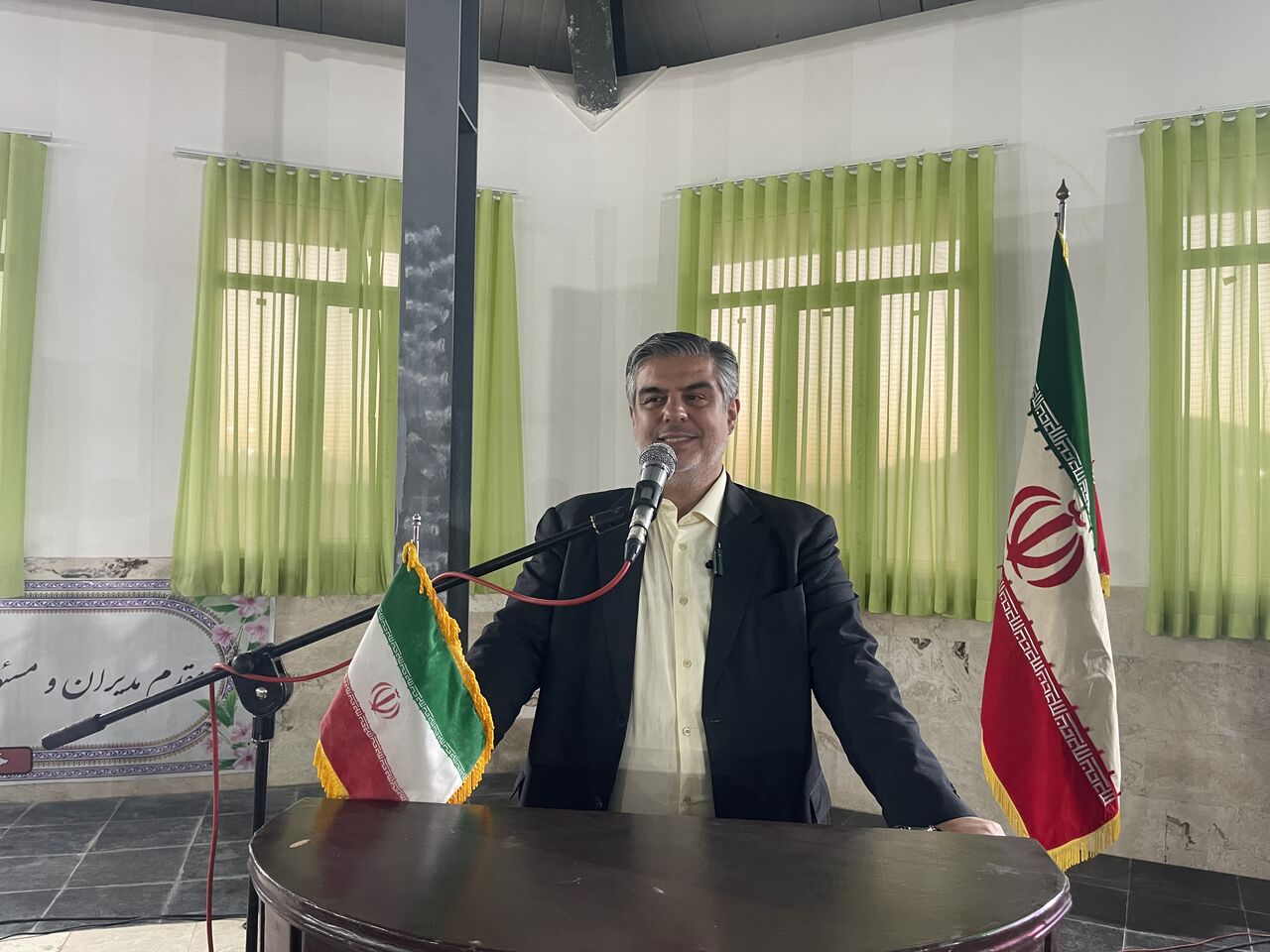 استاندار مرکزی: تشکل‌های مردم‌نهاد حلقه اتصال توان جامعه و ظرفیت‌های حاکمیت هستند