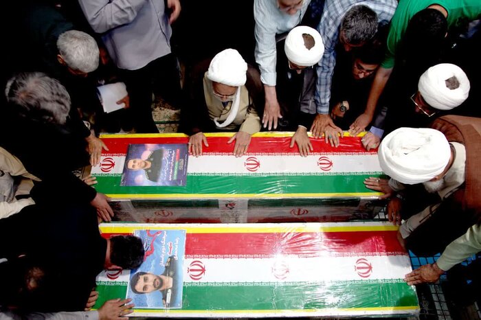 تشییع باشکوه پیکر ۲ شهید هوافضای سپاه در کرمانشاه+عکس