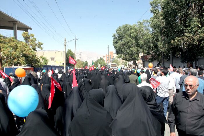 تشییع باشکوه پیکر ۲ شهید هوافضای سپاه در کرمانشاه+عکس