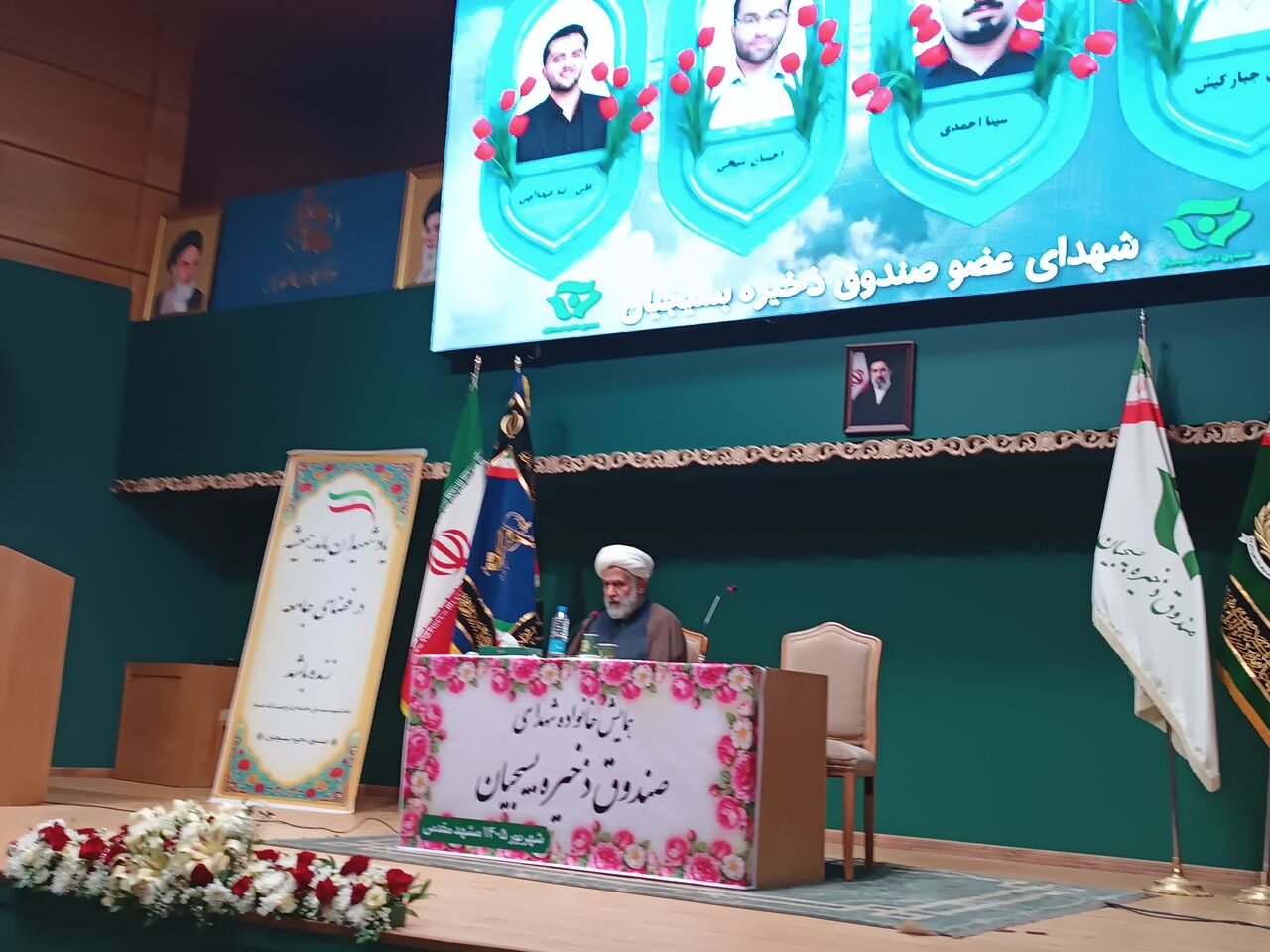 طائب: اقتدار امروز ایران مرهون جان فدایی ملت و خانواده شهداست