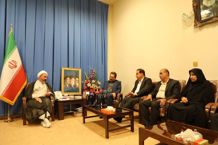امام جمعه: رونق اقتصادی ایلام چشمانتظار توسعه زیربناها است