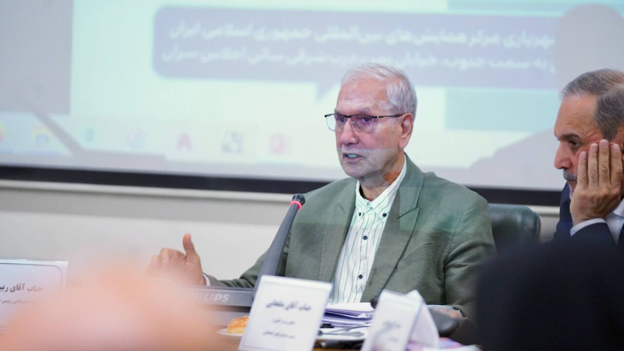 تاکید بر اجتماعی‌شدن دولت و تقویت نقش جامعه مدنی در چهارمین نشست دولت مردم‌مدار