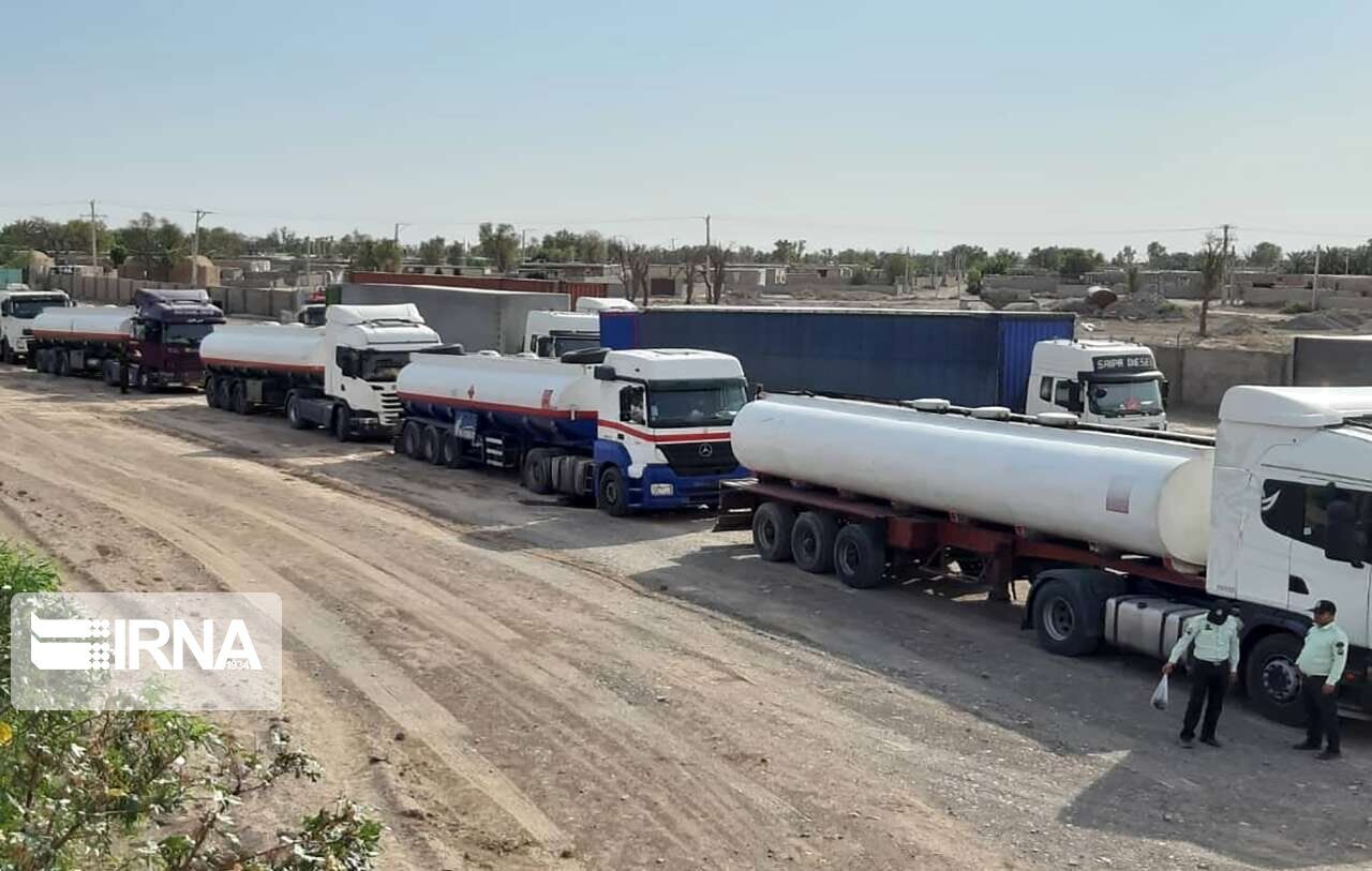۲۱ هزار لیتر فرآورده نفتی قاچاق در آذربایجانغربی کشف شد ۲۱ هزار لیتر فرآورده نفتی قاچاق در آذربایجانغربی کشف شد