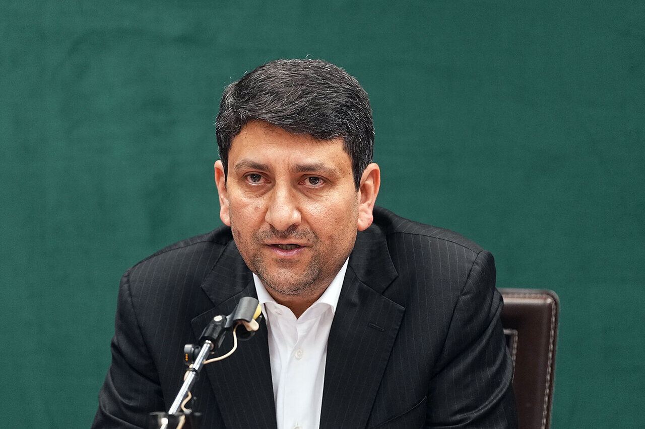 مجلس از پاسخهای وزیر ارتباطات قانع نشد
