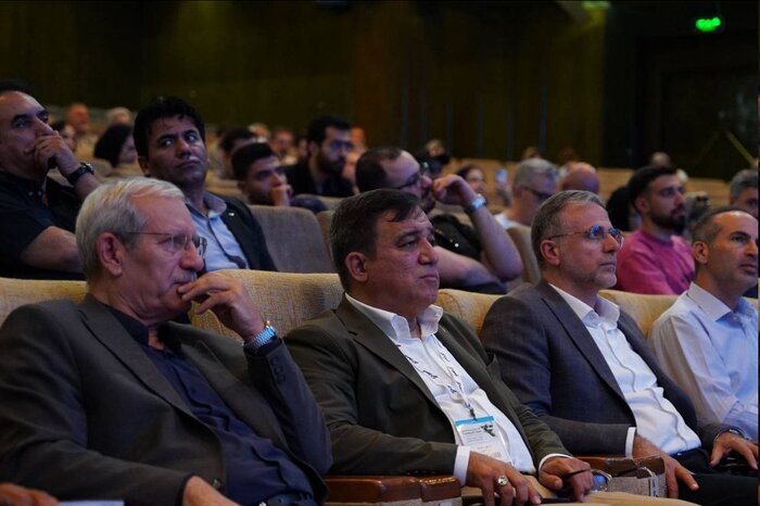تاجرنیا: جام استقلال را بدهید؛اقتدار بختیاریزاده را حفظ میکنیم،حردانی را از دست نمیدهیم