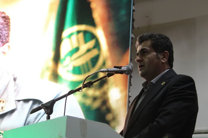 برترینهای جشنواره منطقهای شعر بلوط در شهرستان فلارد معرفی شدند