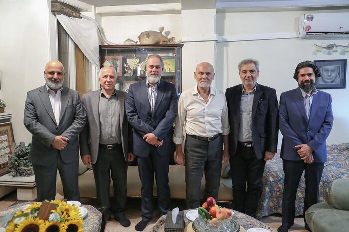 همراه با جمشید هاشم‌پور؛ مردی از جنس خاطره در ایام روز سینما