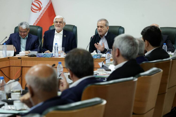 رئیس‌جمهور: «یک روز در هفته بدون خودرو» به یک حرکت عمومی تبدیل شود