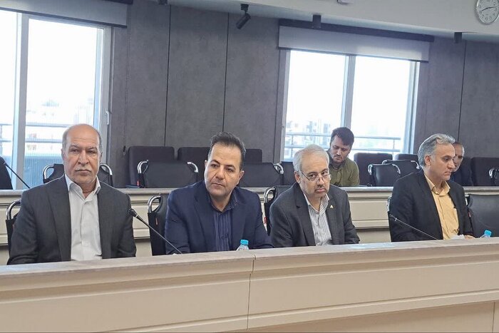 تاکید استاندار بر اولویتبندی تعاونیها در توسعه نیروگاههای خورشیدی خراسان جنوبی