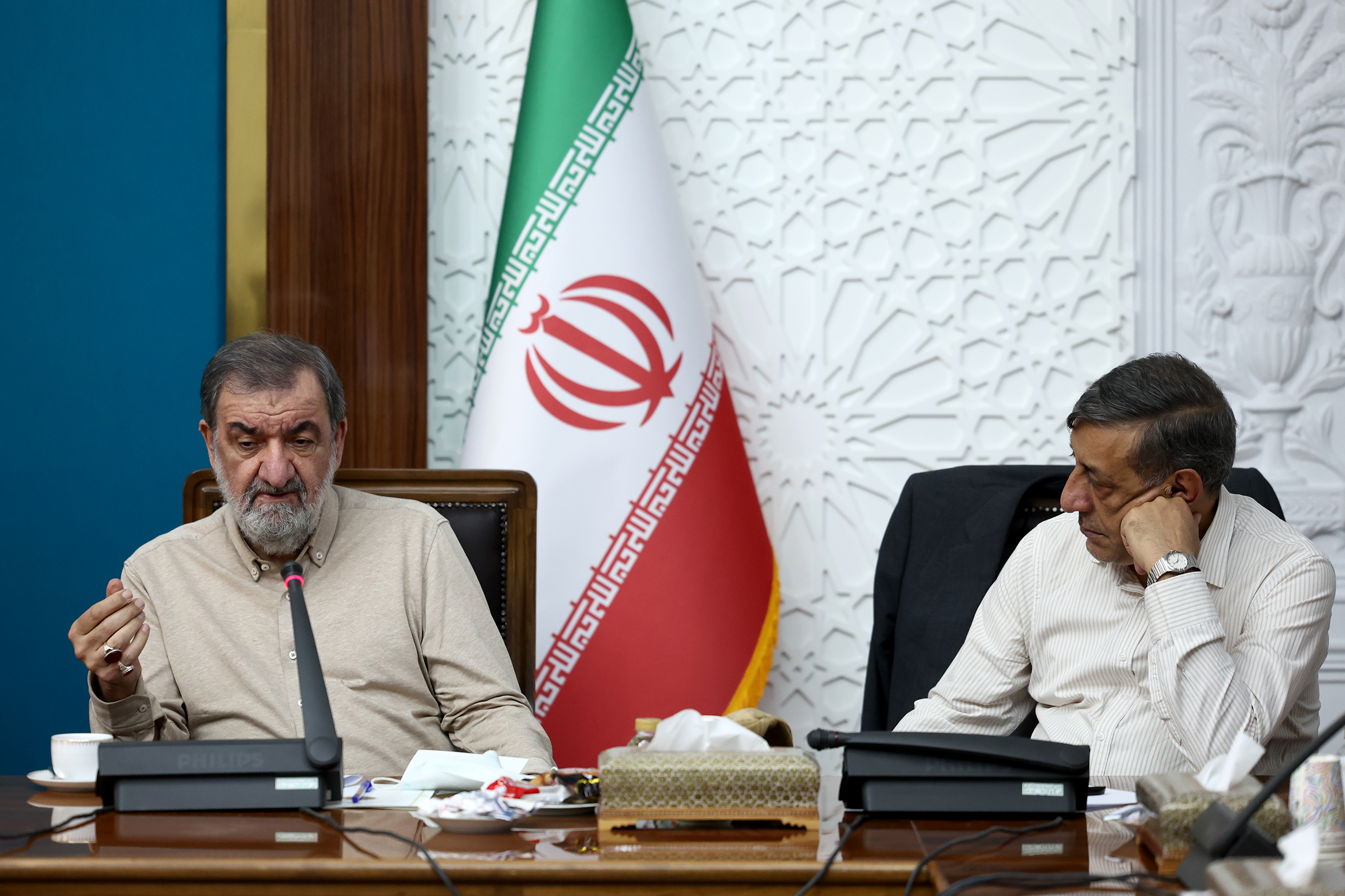 دعوت از همه برای مشارکت در حل مسائل کشور/ انتقاد درباره عملکرد دولت در تئوری ساده است