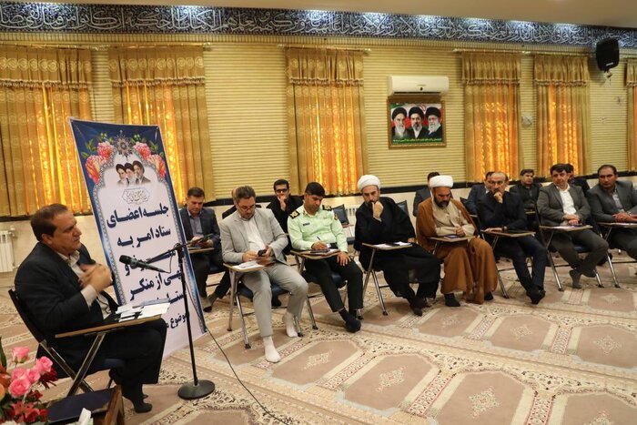 استاندار ایلام: ترویج فرهنگ عفاف و اقامه نماز نیازمند رویکرد اقناعی است