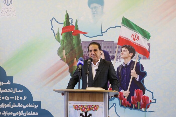 استاندار ایلام: قدرت اصلی کشور در اندیشه دانش‌آموزان نهفته است