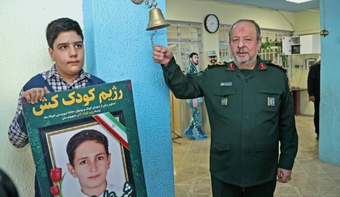 هشدار سرپرست وزارت دفاع: آماده باش برای تهدیدات آینده