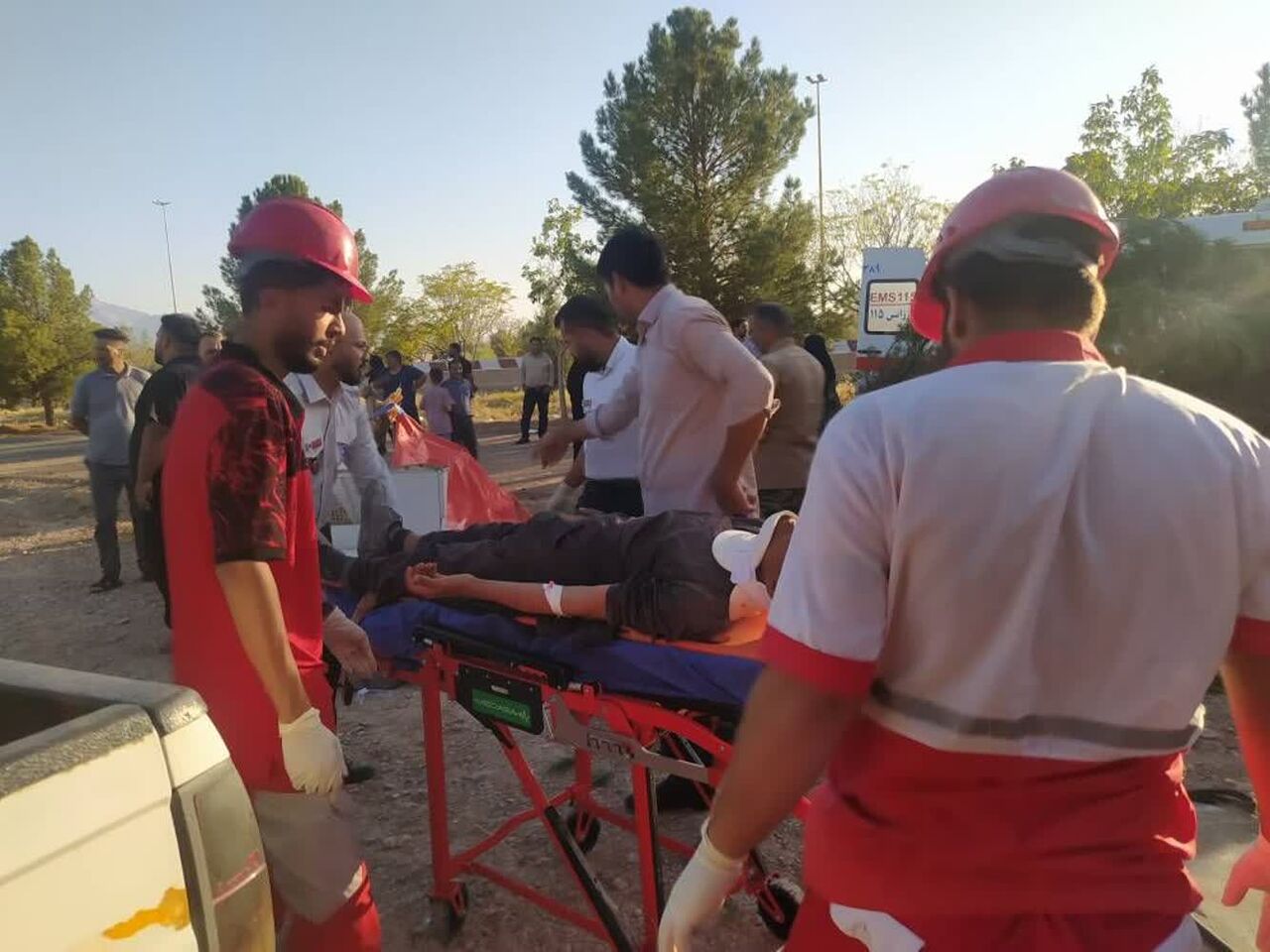 واژگونی خودروی وانت در کرمان ۲۱ مصدوم و ۲ کشته‌ بر جا گذاشت