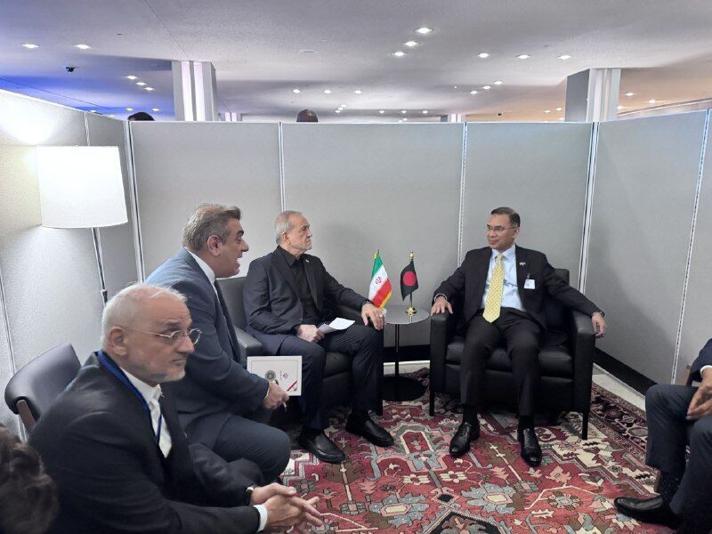 Pezeshkian meets Bangladesh PM in New York Pezeshkian meets Bangladesh PM in New York
