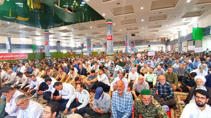 امام جمعه موقت بیرجند: مسئولیتپذیری اجتماعی، مهمترین سنگر مقابله با فشارهای دشمن است