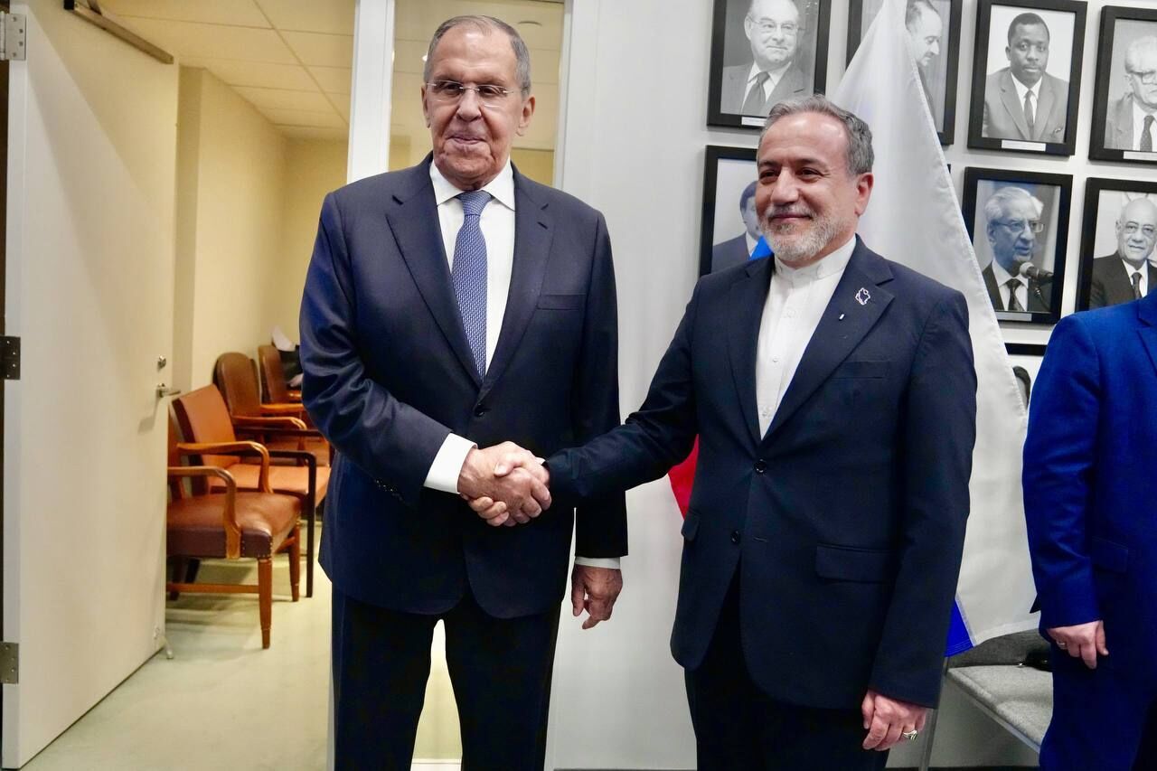 Report: FM Araghchi meets Russian counterpart in New York