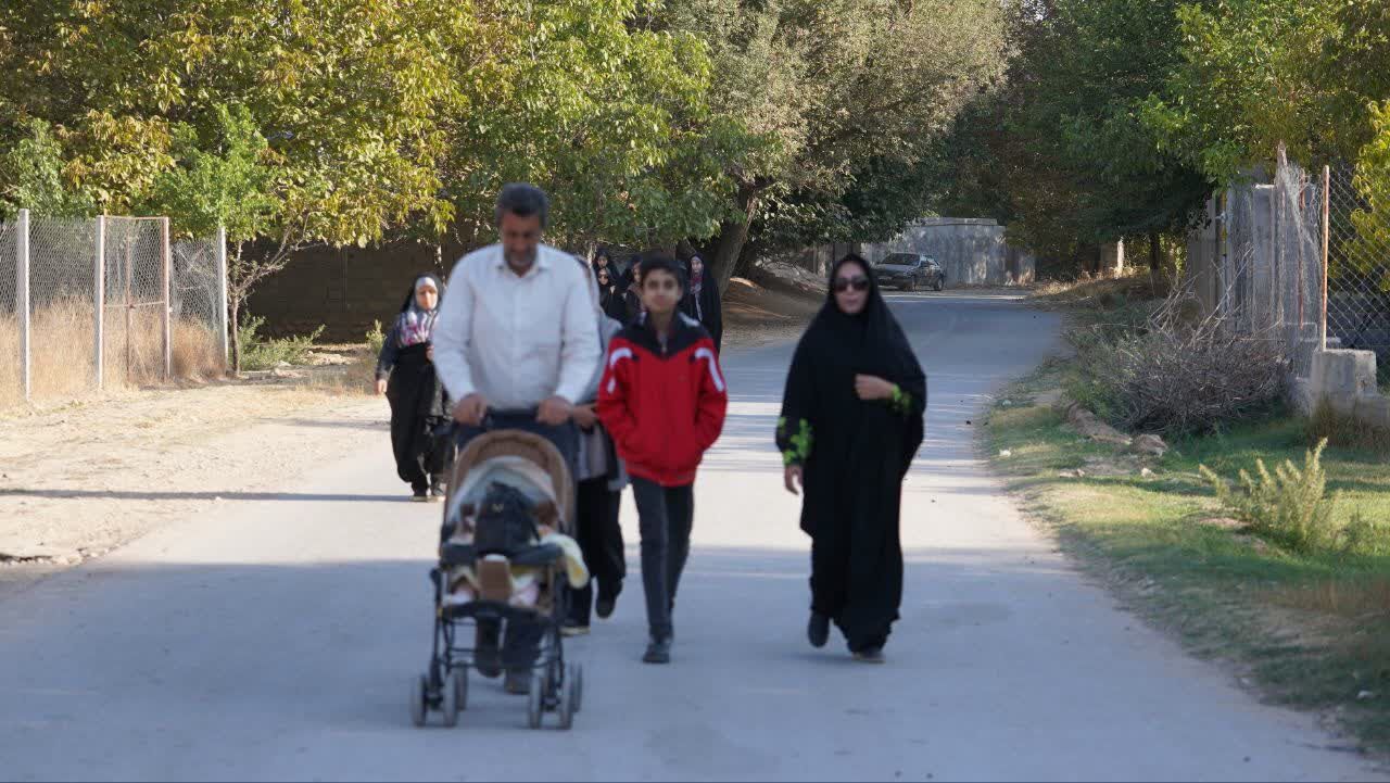 گامهای خانوادگی در بجنورد به یاد حماسهسازان دفاع مقدس