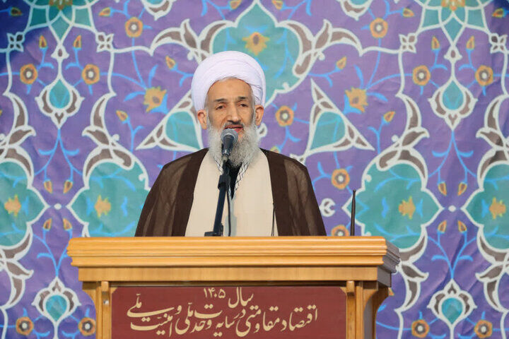 امام جمعه ساری: مواضع رئیسجمهور عزت بخش و دفاع از استقلال ایران بود