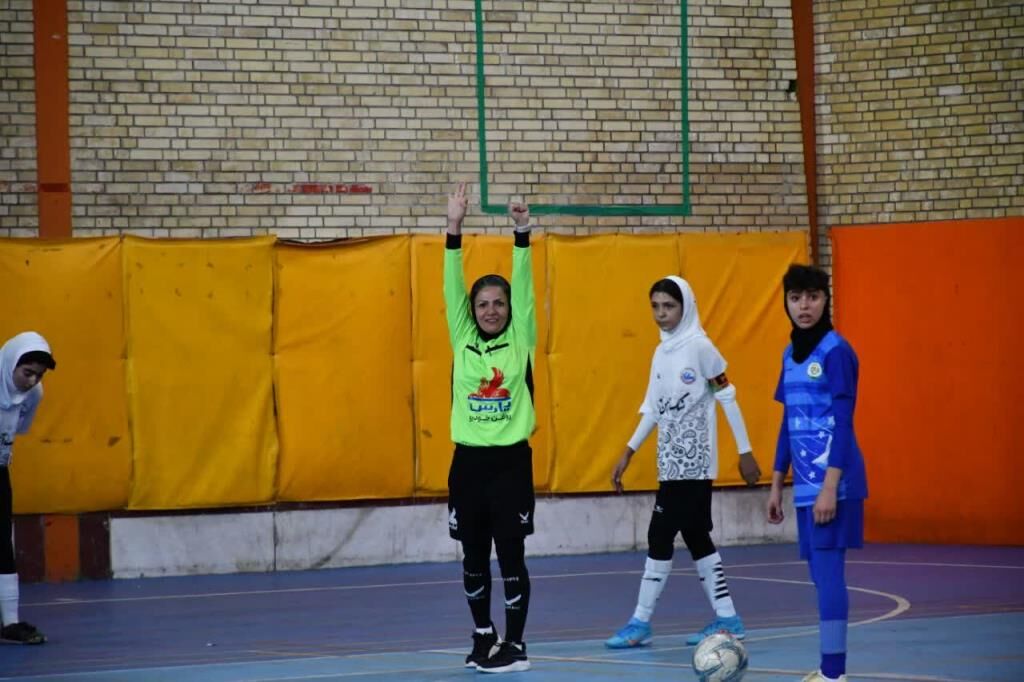 حیات اصفهان و هفت ستاره فارس راهی مرحله نهایی فوتسال بانوان کشور شدند