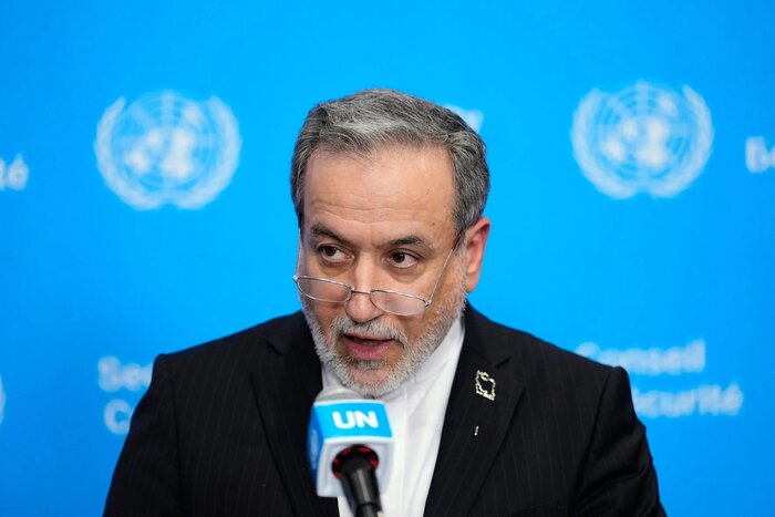 عراقچی: تهدید و ارعاب را نمیپذیریم؛ آمریکا طرح ایران را بپذیرد، هرمز باز میشود