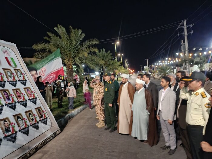 برگزاری همایش اقتدار و رژه شبانه «جان‌فدایان» در جیرفت