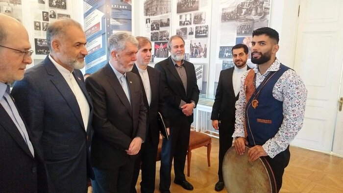 بازدید صالحی از بزرگترین دانشگاه فرهنگ روسیه/ توسعه آموزش زبان فارسی در سنپترزبورگ