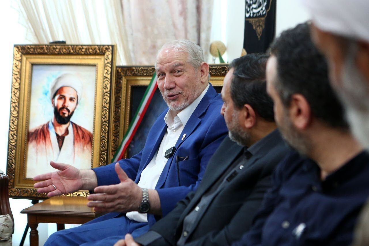دیدار فرماندهان سپاه و مشاوران عالی با خانواده شهید رشید