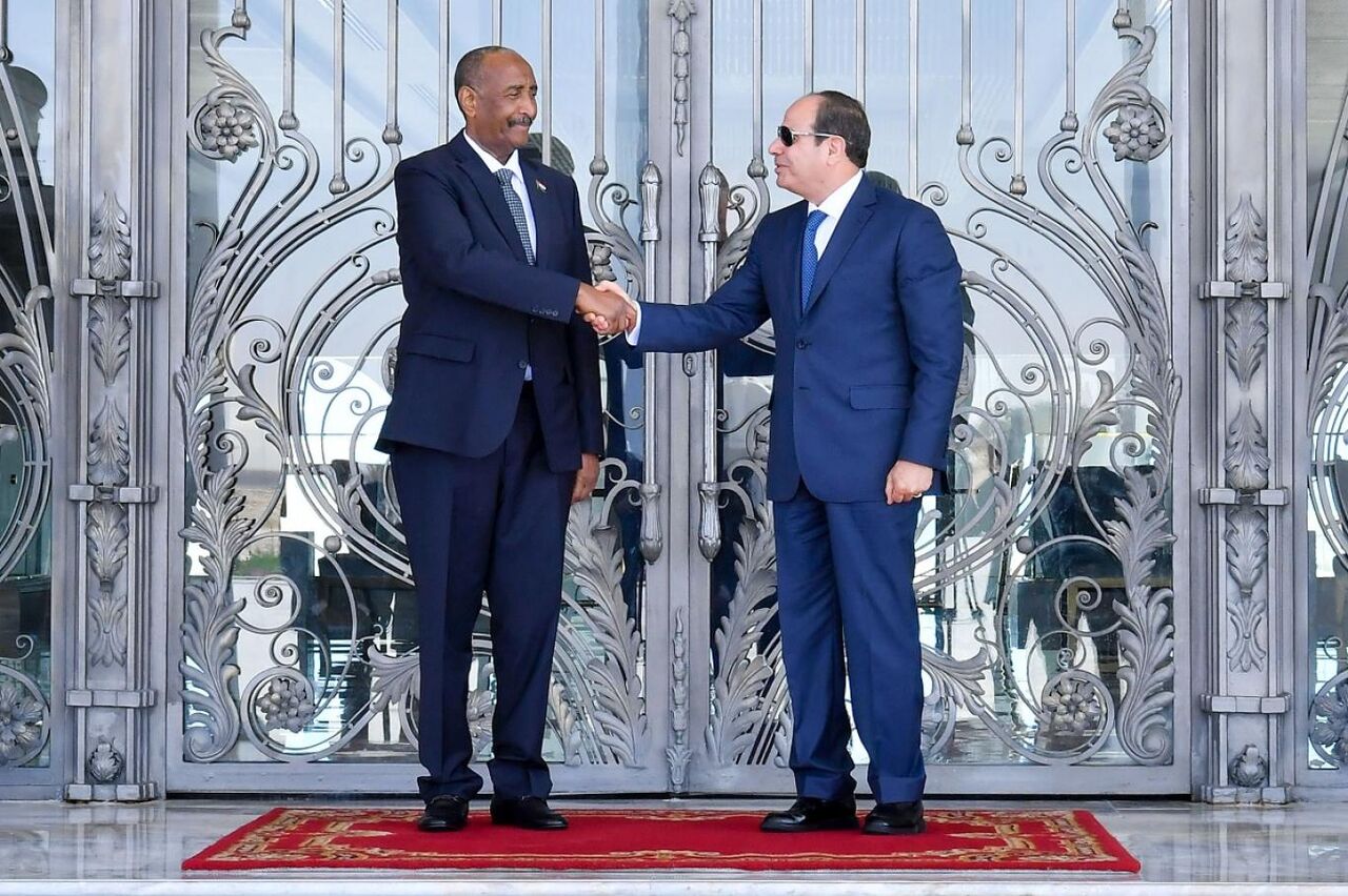 تأکید «السیسی» بر حمایت از وحدت و تمامیت ارضی سودان در دیدار با «البرهان»