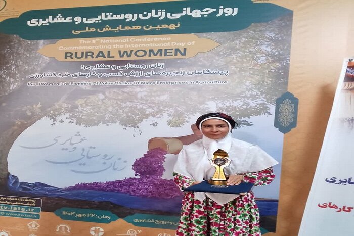 تار و پود موفقیت؛ احیای ملهبافی توسط دختری عشایری در گارجگان