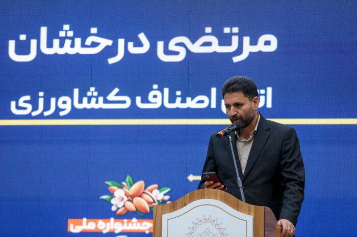 یکهزار و ۷۵۱ تن مغز بادام از چهارمحال و بختیاری به خارج کشور صادر شد