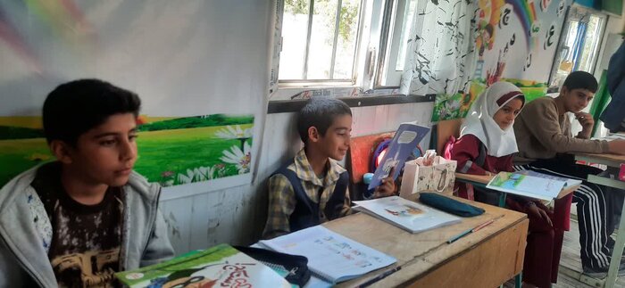 فضای داخل مدرسه روستای دره چپی بروجرد 
