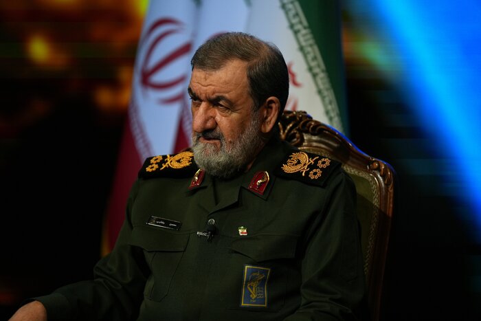 محسن رضایی: آمریکاییها به ما پاسخ دادهاند و ما پاسخ آنها را ناکافی میدانیم