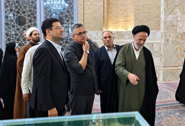 حضور سفیر جدید هندوستان در حرم مطهر حضرت معصومه(س)