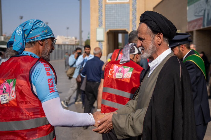 حضور کاروان دوچرخه سواران دوستی ترکیه در حرم مطهر بانوی کرامت حضور کاروان دوچرخه سواران دوستی ترکیه در حرم مطهر بانوی کرامت