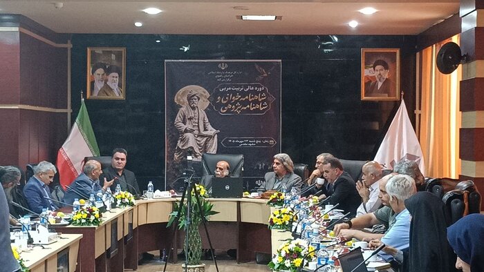 کزازی: شاهکار فردوسی، ایجاد سپاهی شکست ناپذیر از واژگان فارسی است