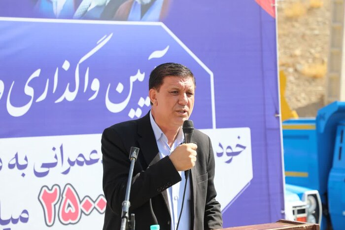 ۷۵ دستگاه ماشین‌آلات عمرانی به دهیاری‌های چهارمحال‌وبختیاری واگذار شد