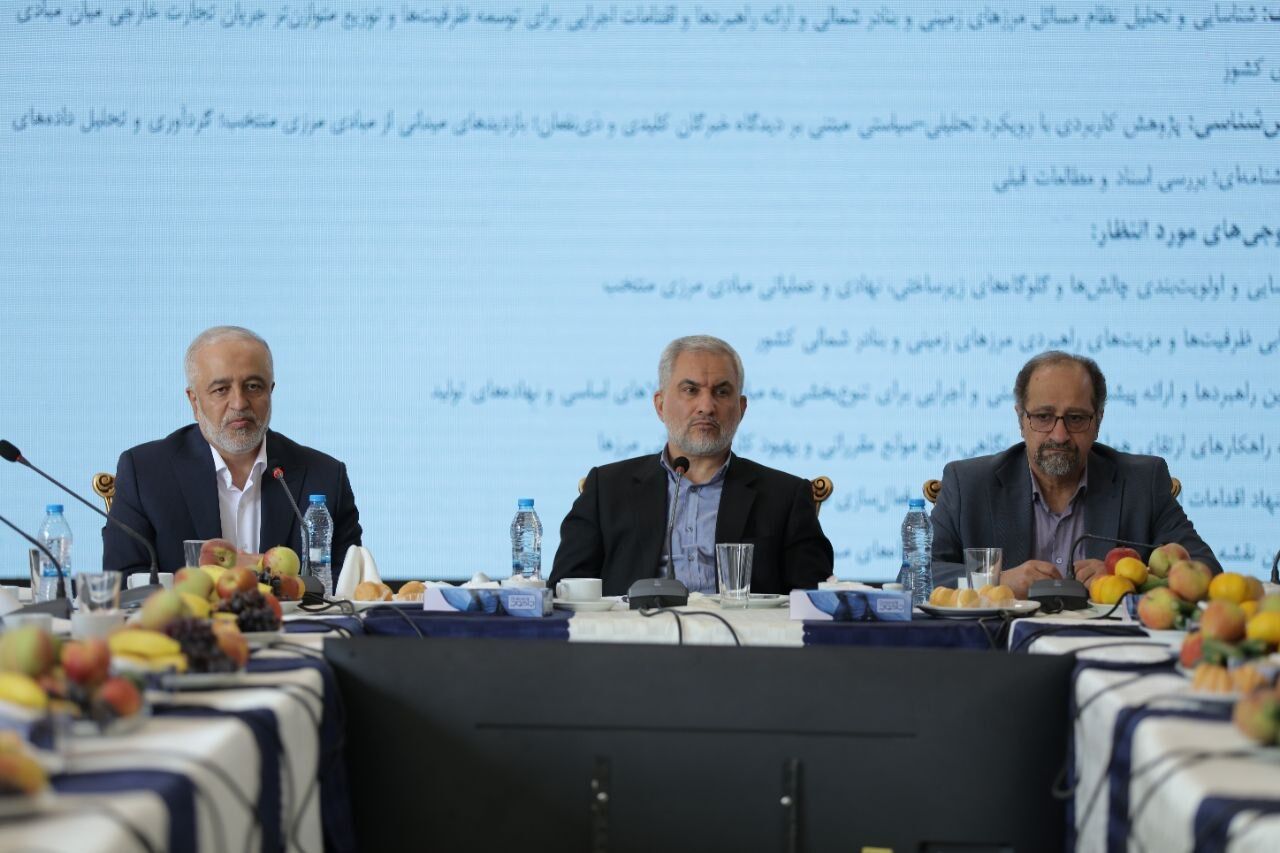 تأکید اسماعیلی بر تمرکززدایی فوری از بنادر جنوبی