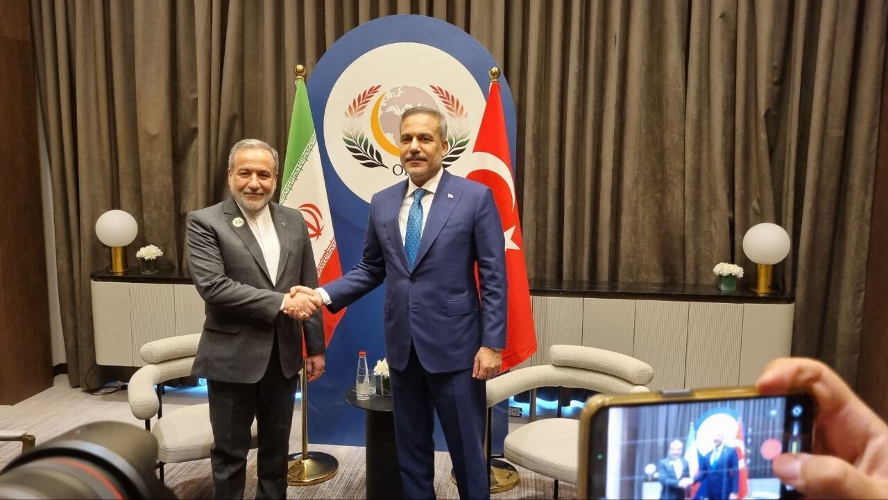 Iranian, Turkish foreign ministers meet on sidelines of OIC summit in Baghdad