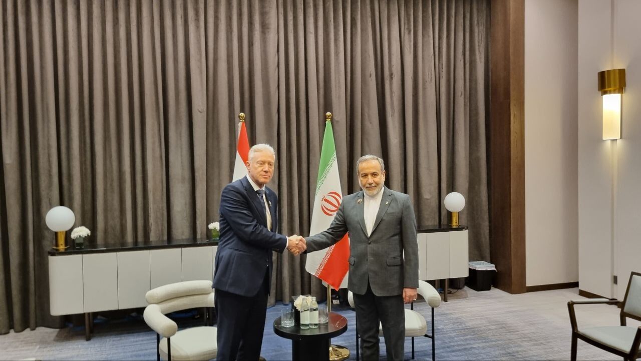 Iranian, Lebanese FM hold talks on sidelines of OIC summit in Baghdad