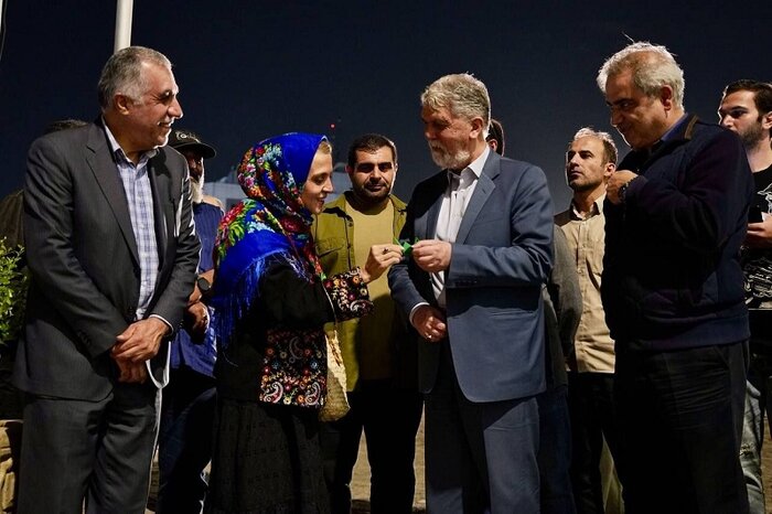 وزیر فرهنگ به تماشای نمایش «کورش» نشست