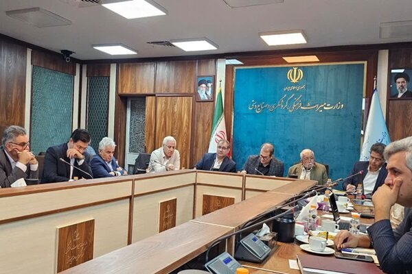 آیا مطالعه آسیبشناسی، جایگزین سنجش ارتعاشات مترو در مسجد جامع عتیق اصفهان میشود؟