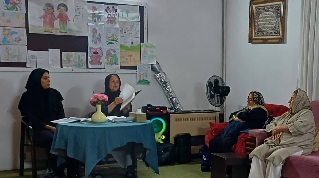 کتاب، همنشین روزهای شاد و آرامش‌بخش سالمندان