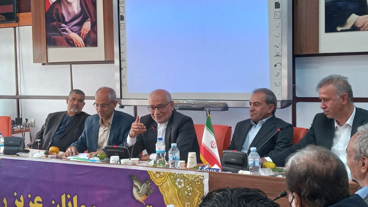 مرعشی: کشور به ۱۵۰ حزب نیاز ندارد/اصلاح‌طلبان احزاب پراکنده را ادغام کنند